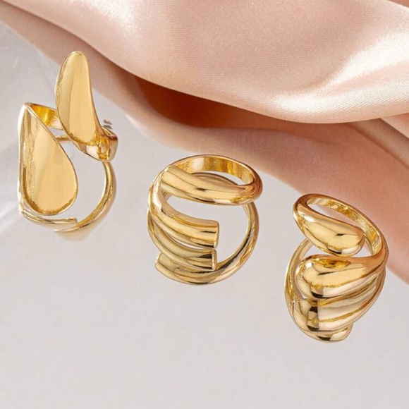 New Gold 3pcs Elegant and Stunning Ring Set Adjustable ✨🔥🔥 - Picture 3 of 3
